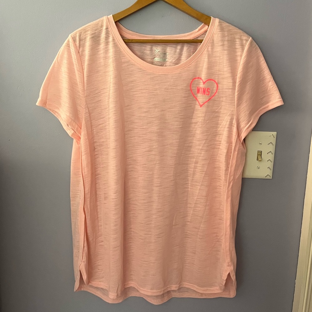 🦋Old Navy Love Wins shirt🦋